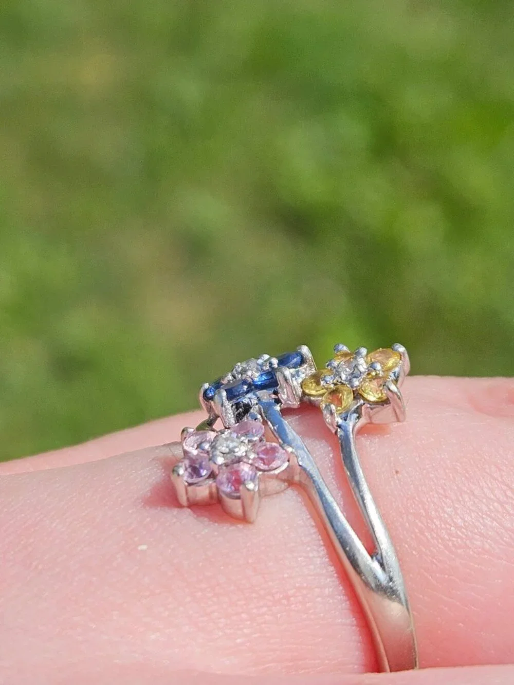 10K White Gold Diamond & Blue Yellow Pink Spinel Cluster Flower Ring Size 7